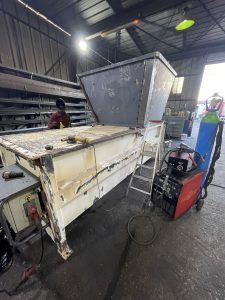 COMPACTEUR DECAMP FLOU